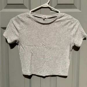 Basic grey crop top